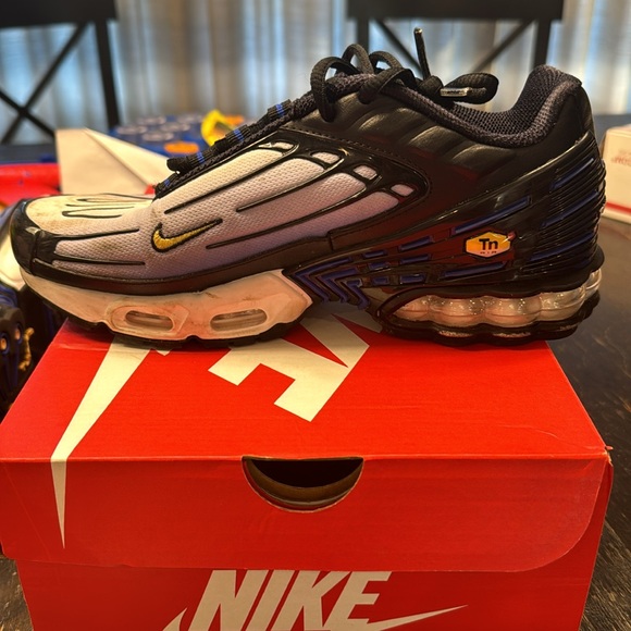 NIKE AIR MAX PLUS III YOUTH 5.5 - Picture 6 of 7